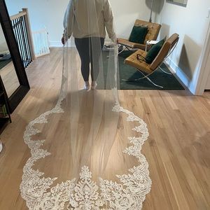 Essence of Australia Ivory Lace Cathedral Veil - brand new, still has tags.